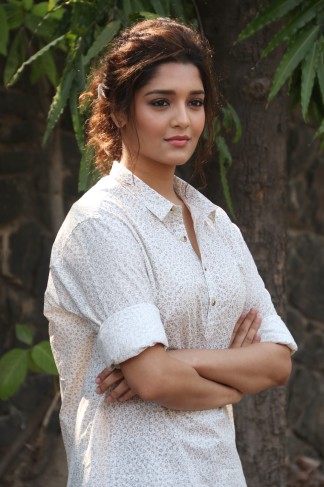 tamil actress Ritika Singh